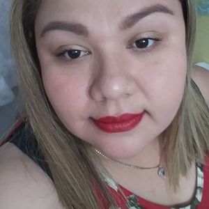 Meet your Posher, Gloria mileydi